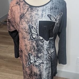 Butterfly Print Women's Tunic Top - Black and Pink